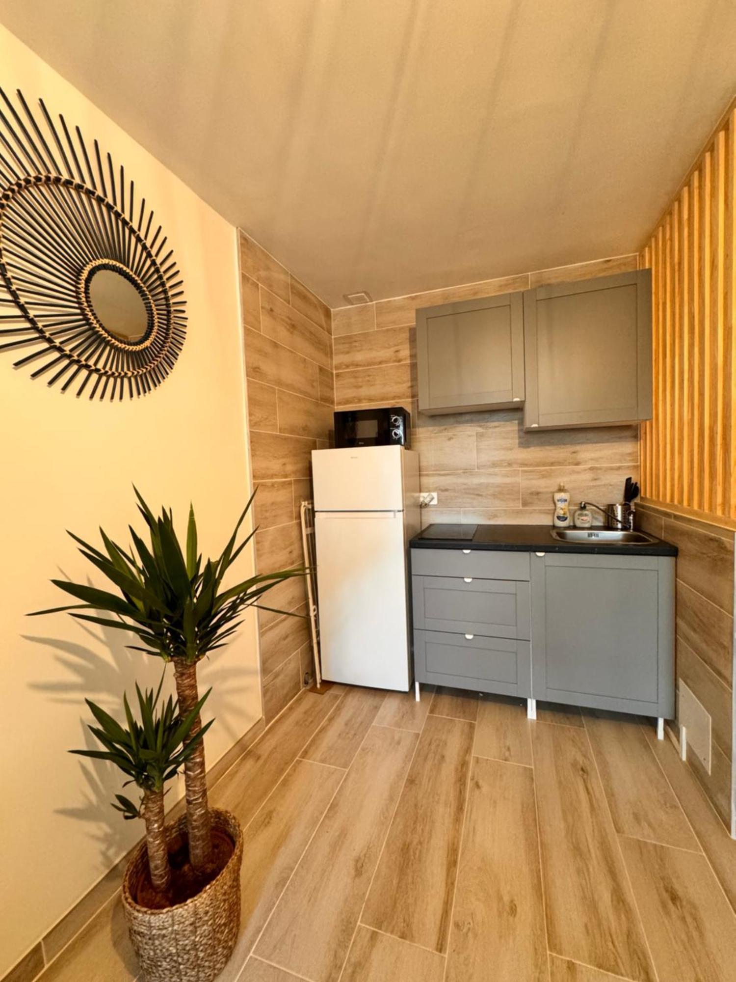 Les Appartements De Lina -Studio Maya 5 - Self Check-In - 라그랑모트 외부 사진